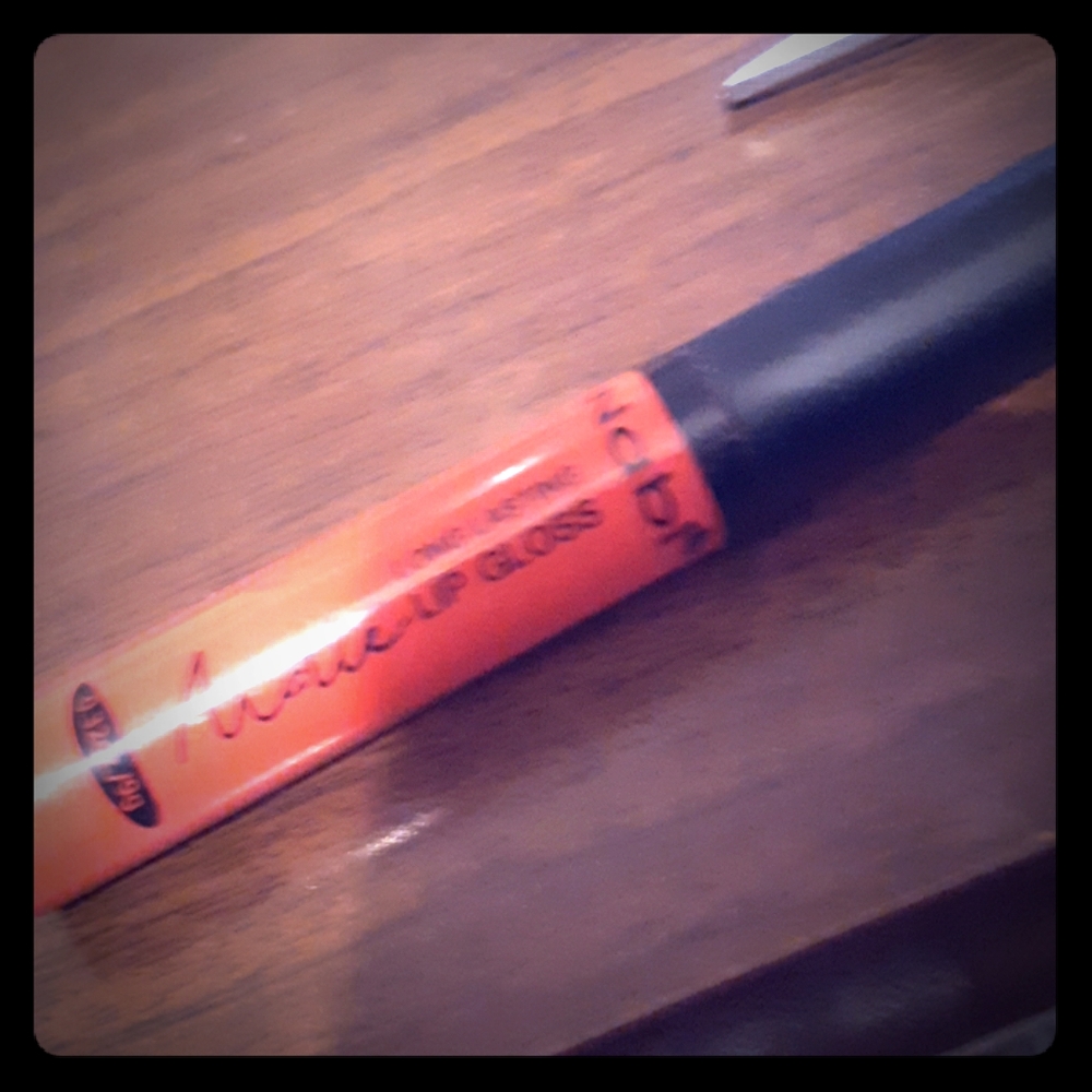 Nabi matte long lasting lip gloss